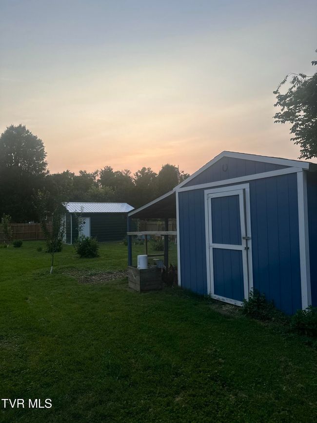 461 S Shady Ave, House other with 3 bedrooms, 3 bathrooms and null parking in Damascus VA | Image 22