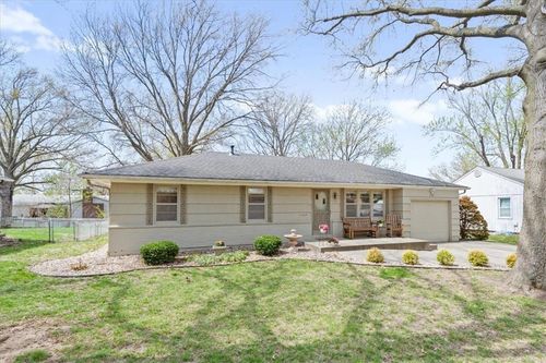 713 S Church St, Olathe, KS, 66061-4910 | Card Image