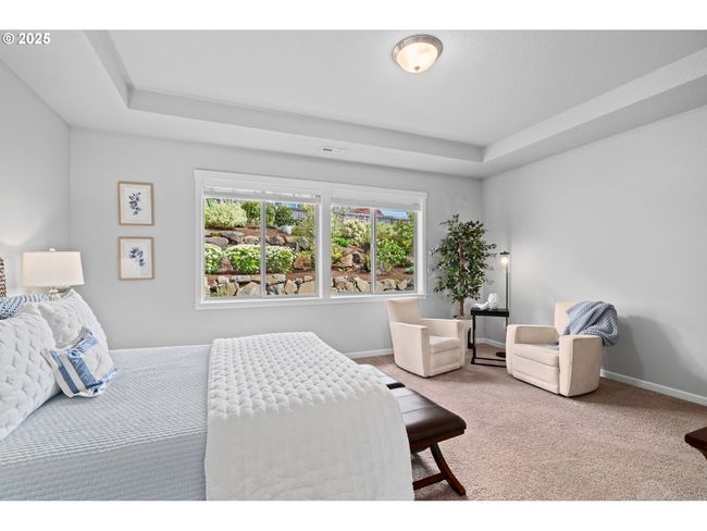 1010 Nw 1 St St, House other with 4 bedrooms, 3 bathrooms and 2 parking in Dundee OR | Image 25