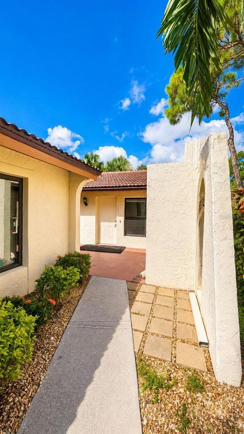 48-3601 Longmeadow, SARASOTA, FL, 34235-6919 | Card Image