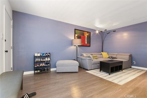 2k-527 Cedar Avenue, Long Beach, CA, 90802 | Card Image