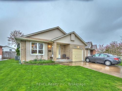 7395 Alex Ave, Niagara Falls, ON, L2G7V1 | Card Image