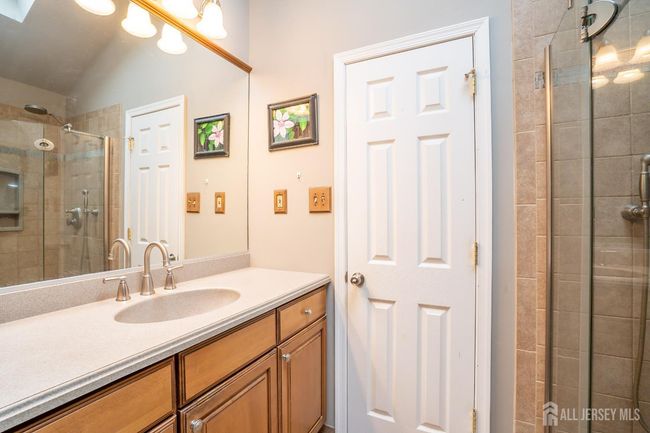 5 Wetherhill Way, House other with 4 bedrooms, 3 bathrooms and null parking in Dayton NJ | Image 25