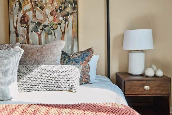 The three additional bedrooms are perfect for large families, guest rooms, or a home office. | Image 6