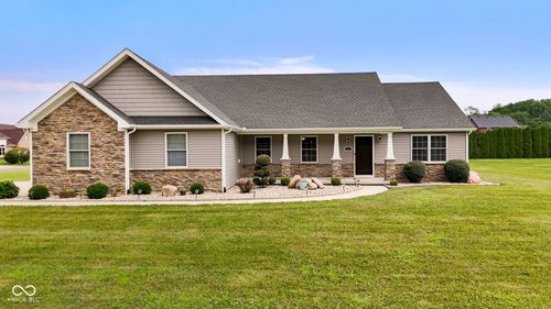 572 S Golf Blvd, Crawfordsville, IN, 47933-2265 | Card Image