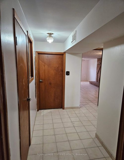 bsmt-115 Deerhurst Rd, Stoney Creek, ON, L8E3G3 | Card Image