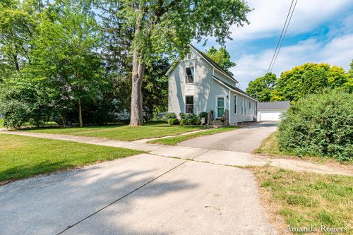 152 S Pleasant St, Lowell, MI, 49331-1629 | Card Image
