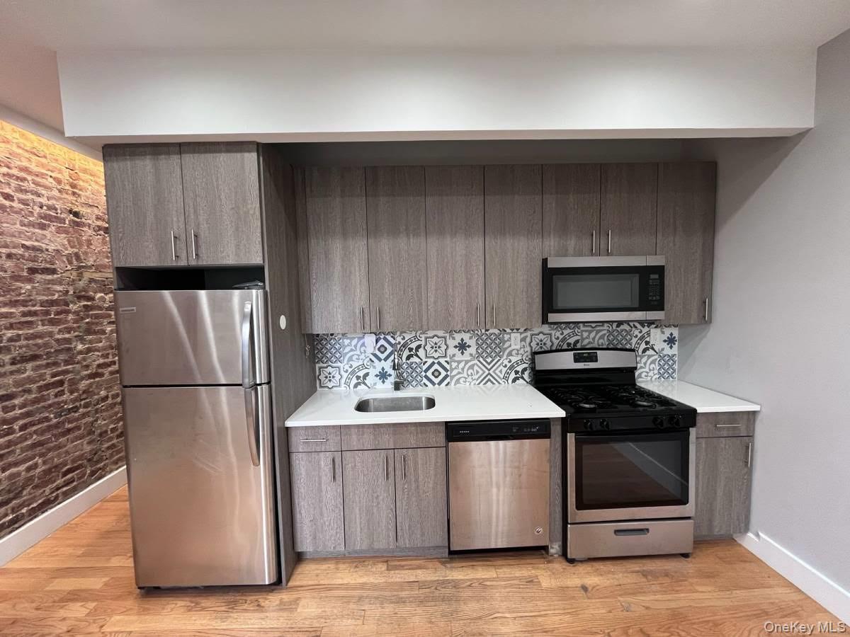 Residential Lease in New York 4