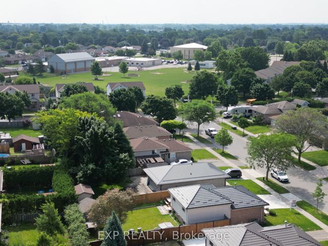 1384 Bentley Dr, House other with 4 bedrooms, 2 bathrooms and 3 parking in London ON | Image 24