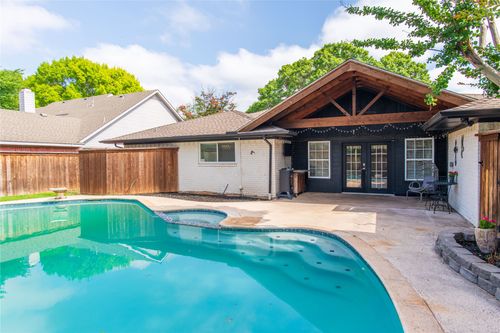 2725 Regal Rd, Plano, TX, 75075-6320 | Card Image