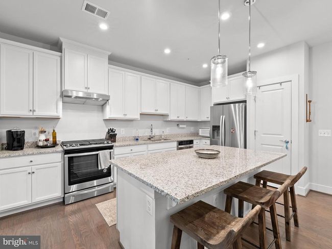 APT-103 - 2324 Wind Charm St, Condo with 2 bedrooms, 2 bathrooms and null parking in HERNDON VA | Image 4