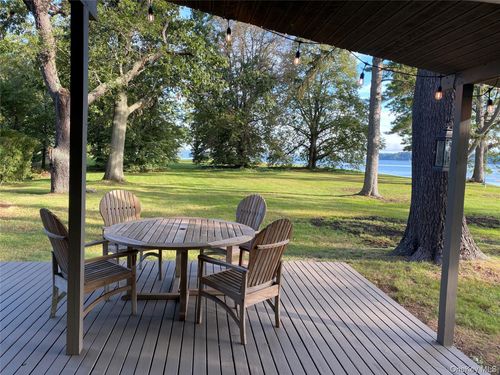 328 Centre Island Rd, Oyster Bay, NY, 11771 | Card Image