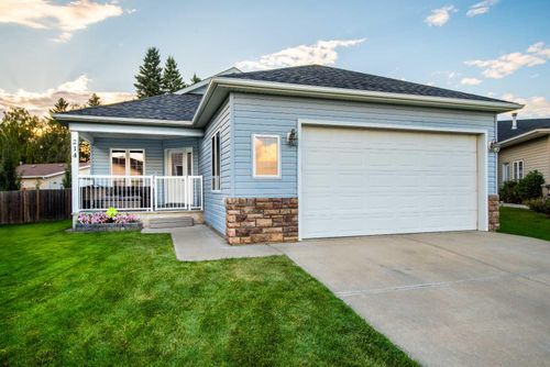 214 Bradford Cres, Three Hills, AB, T0M2A0 | Card Image