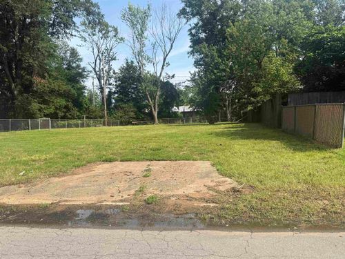 411 Meadow Park Dr, North Little Rock, AR, 72117-3809 | Card Image