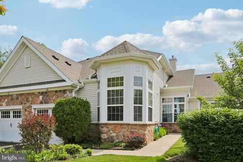 10 Dickens Dr, LAWRENCEVILLE, NJ, 08648-2572 | Card Image