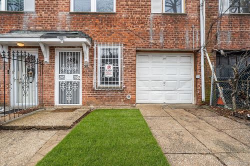 422 Autumn Ave, Brooklyn, NY, 11208-2926 | Card Image