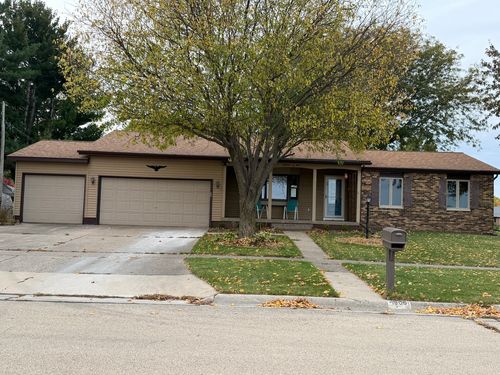 1905 E 23rd St, STERLING, IL, 61081-1633 | Card Image