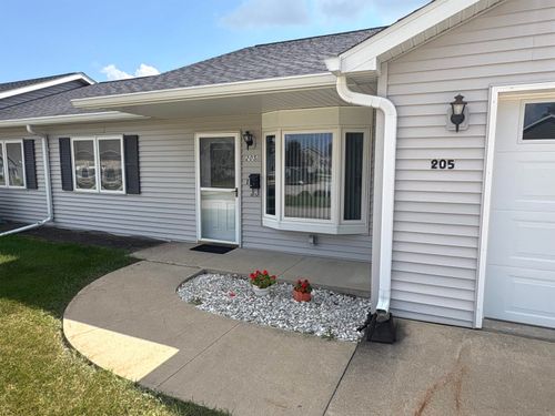 205 E Ridge Street, Readlyn, IA, 50668 | Card Image