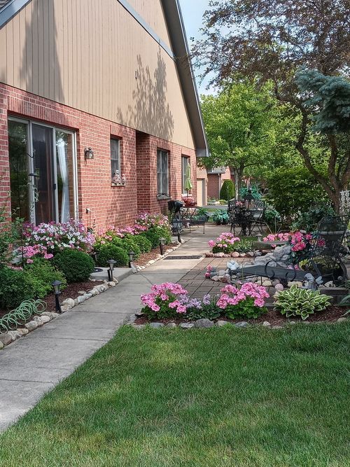 201 Woodland Way, Bloomingdale, IL, 60108-2926 | Card Image