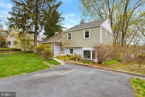 137 Waterloo Ave, BERWYN, PA, 19312-1732 | Card Image