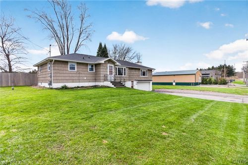 371 Beach Rd, Syracuse, NY, 13209-9762 | Card Image