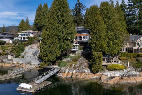 4515 Stonehaven Ave, North Vancouver, BC, V7G1E7 | Card Image