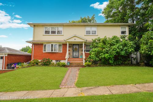 32 Hunton St, Staten Island, NY, 10304-3102 | Card Image