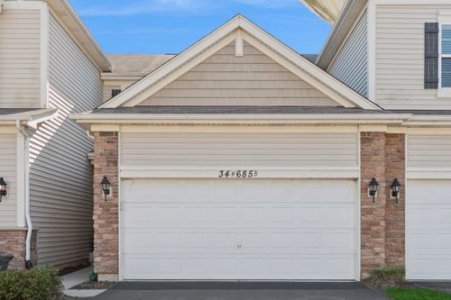 unit-b-34W685 Roosevelt Ave, St. Charles, IL, 60174-5660 | Card Image