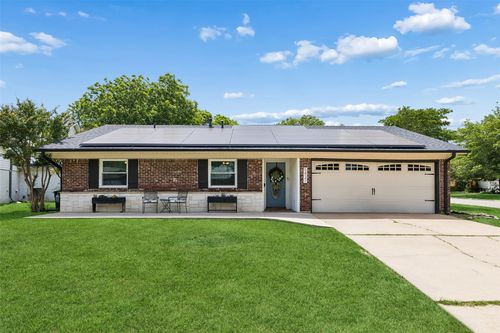 5437 Greenwood Way, North Richland Hills, TX, 76180-6821 | Card Image