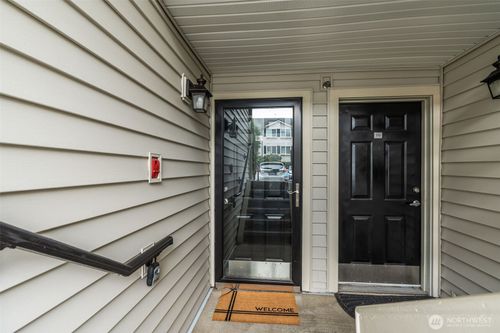 j105-12404 E Gibson Rd, Everett, WA, 98204-8671 | Card Image