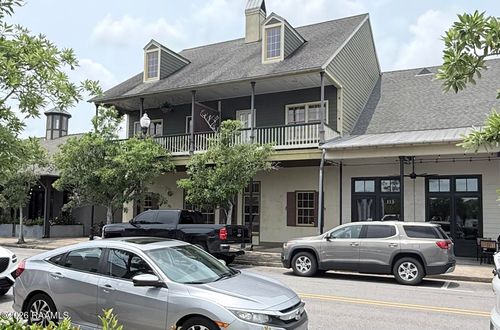 111 Stonemont Road, Lafayette, LA, 70508 | Card Image