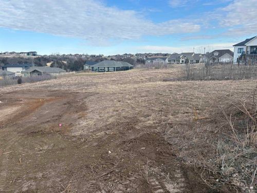 3320 Ocean Dr, Manhattan, KS, 66503-2602 | Card Image