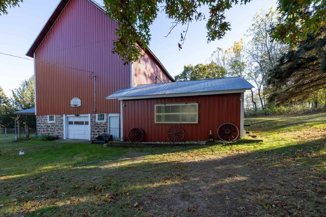 E7695B Highway 23/33, House other with 5 bedrooms, 2 bathrooms and null parking in EXCELSIOR WI | Image 21