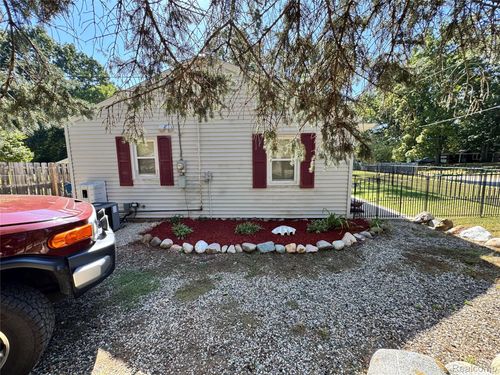 9229 Oakland Dr, Portage, MI, 49024-6003 | Card Image