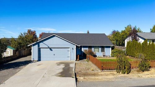 401 E Metolius St, Culver, OR, 97734-9810 | Card Image