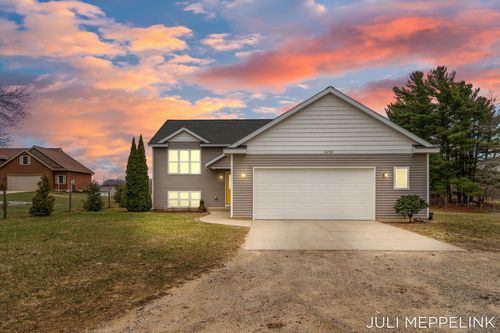 8700 142nd Ave, West Olive, MI, 49460-8545 | Card Image