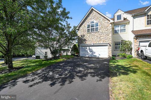 4616 Old Oak Rd, DOYLESTOWN, PA, 18902-8812 | Card Image