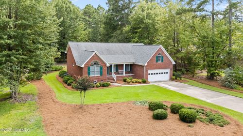 122 Saint Andrews Cir, New Bern, NC, 28562-2907 | Card Image