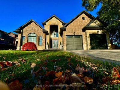 319 Henderson Rd, House other with 4 bedrooms, 6 bathrooms and 6 parking in Burlington ON | Image 1