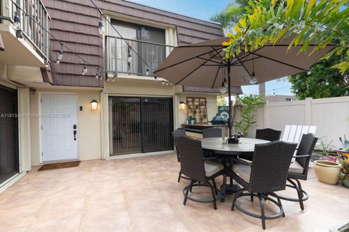 7124 71st Way, West Palm Beach, FL, 33407-6753 | Card Image