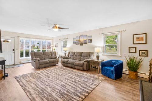 258 Harvest Hills Dr, North Bennington, VT, 05257-9125 | Card Image