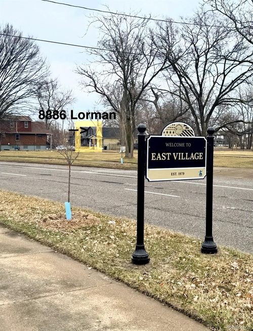 8886 Lorman St, Detroit, MI, 48214-1969 | Card Image