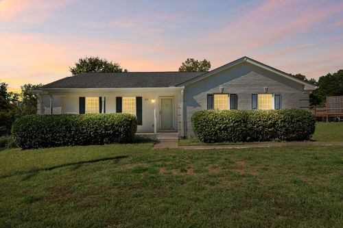 209 Eisenhower Dr, Ashland City, TN, 37015-3951 | Card Image