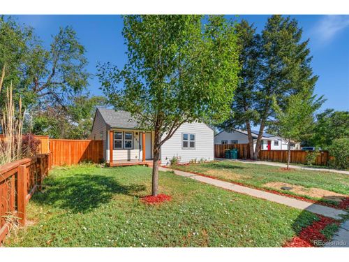 885 Kingston St, Aurora, CO, 80010-4105 | Card Image