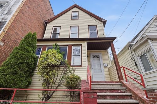 2-84 Center St, Clifton, NJ, 07011-3915 | Card Image