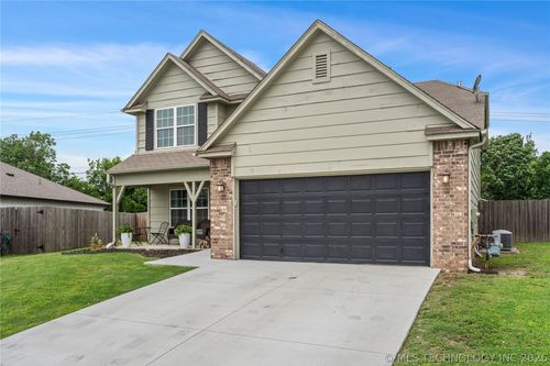 3002 Talbot Cir, Bartlesville, OK, 74006-6372 | Card Image