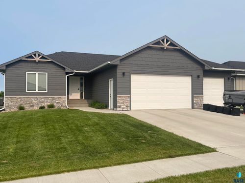 3917 S Catcher Ct, Sioux Falls, SD, 57110-6905 | Card Image
