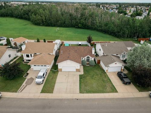 20 Kirkland Drive, Red Deer, AB, T4P3M7 | Card Image