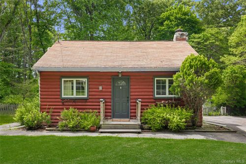 10 Mcgregor Ln, Crompond, NY, 10517 | Card Image