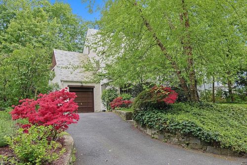 10 River Rd, Scarsdale, NY, 10583-1110 | Card Image